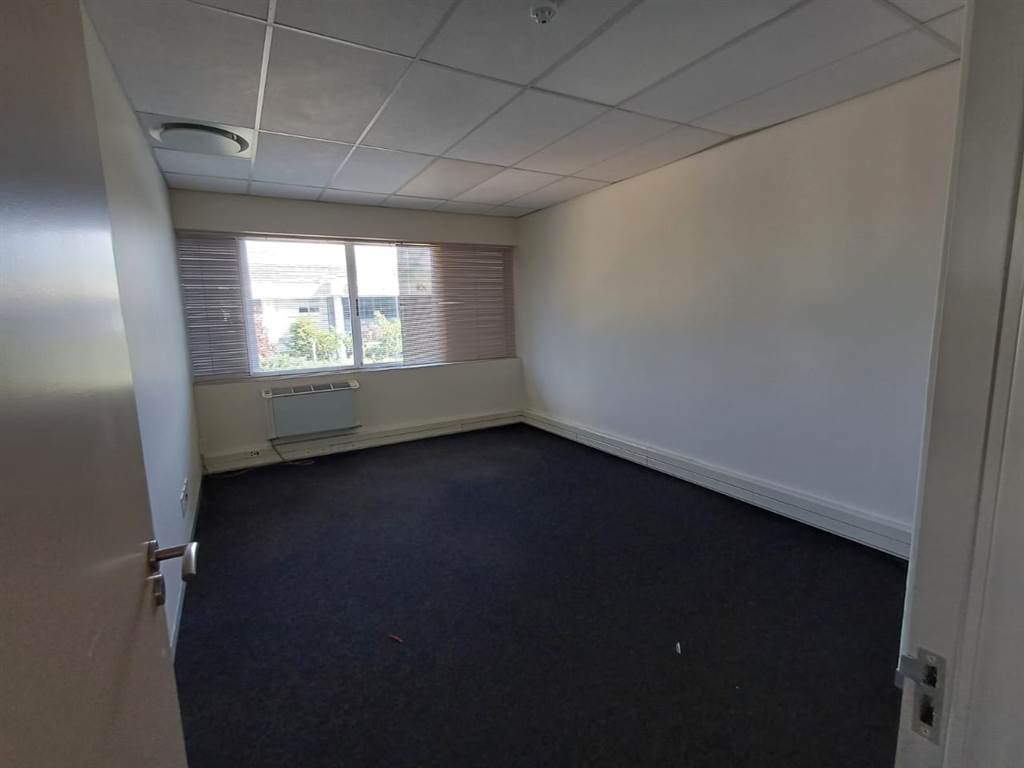 1609.3  m² Commercial space in Woodmead photo number 16