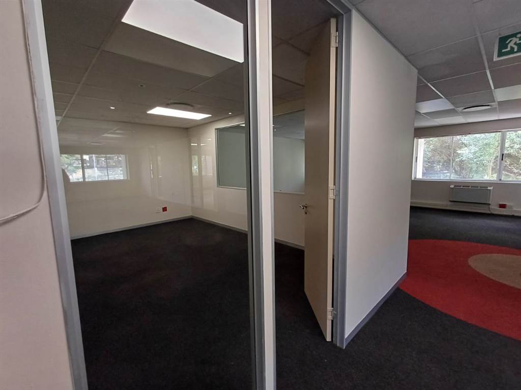 1609.3  m² Commercial space in Woodmead photo number 22