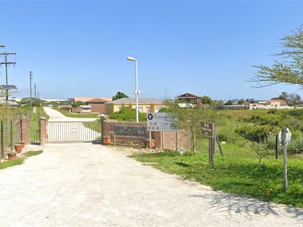 915 m² Land