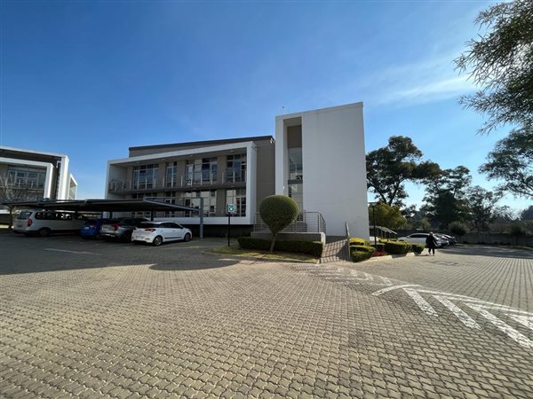 221  m² Commercial space