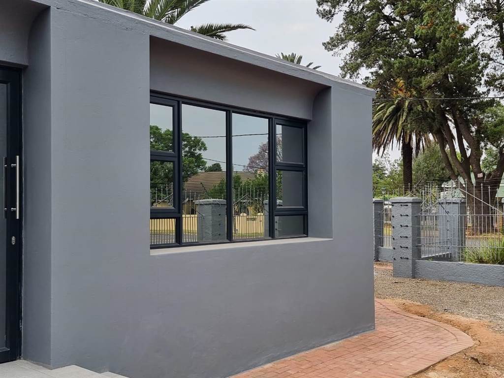 300  m² Commercial space in Benoni Central photo number 3