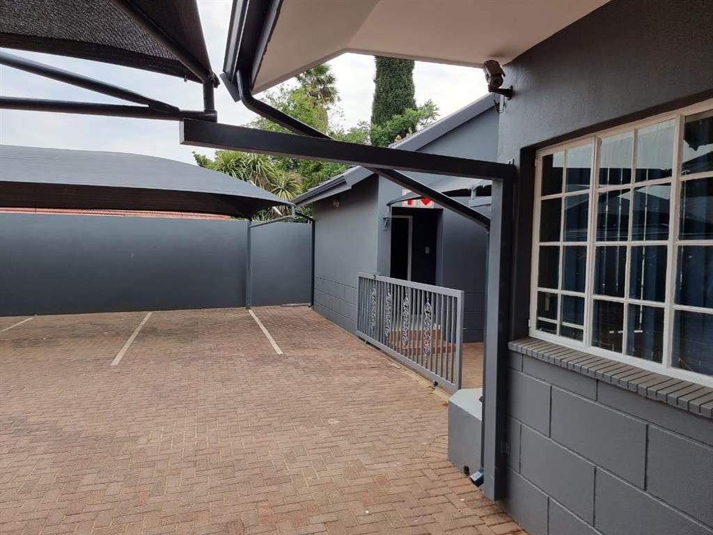 300  m² Commercial space in Benoni Central photo number 10
