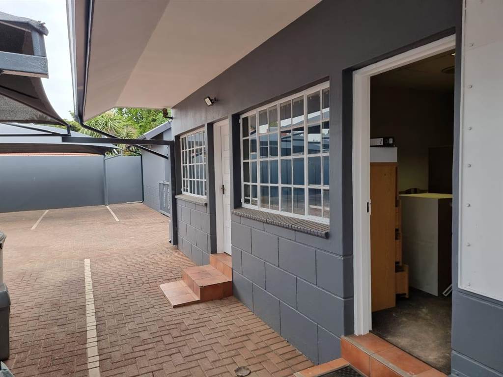 300  m² Commercial space in Benoni Central photo number 8