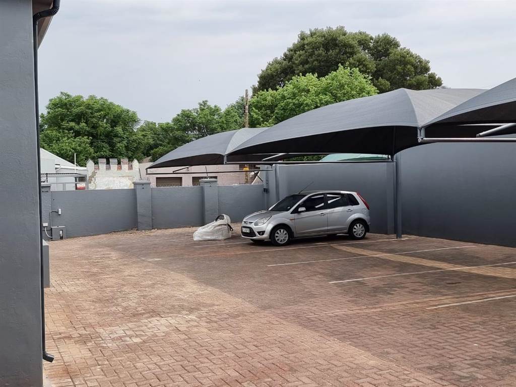 300  m² Commercial space in Benoni Central photo number 5