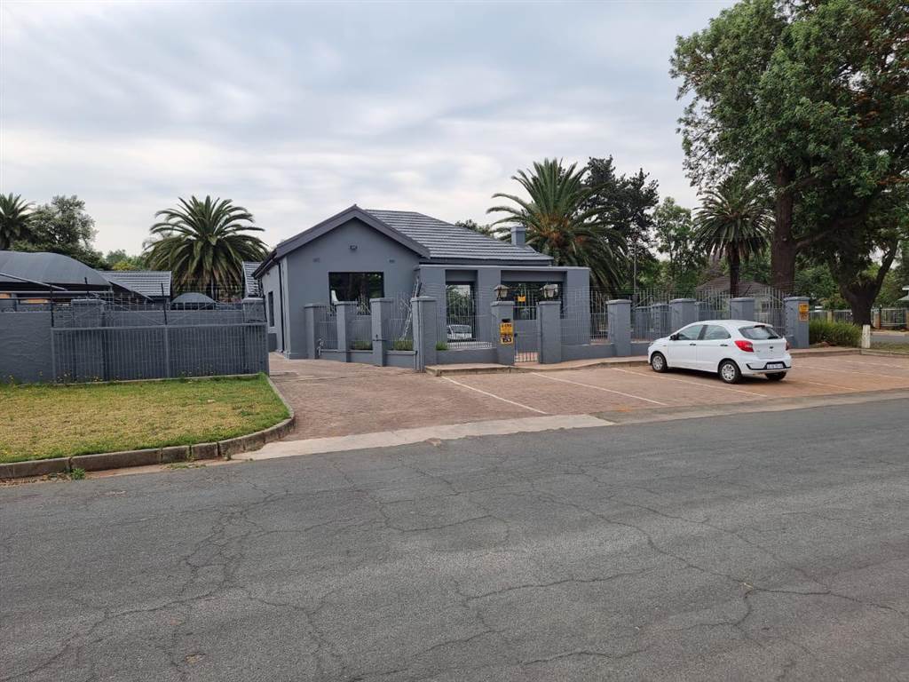 300  m² Commercial space in Benoni Central photo number 11