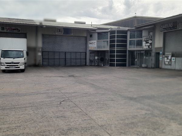 618 m² Industrial space 618 m² Industrial space