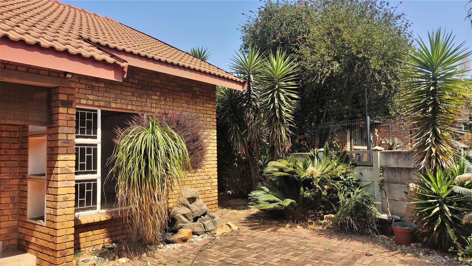 4 Bed House in Bronkhorstbaai photo number 4