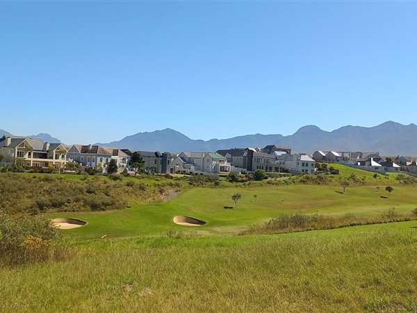 1565 m² Land available in Kingswood Golf Estate