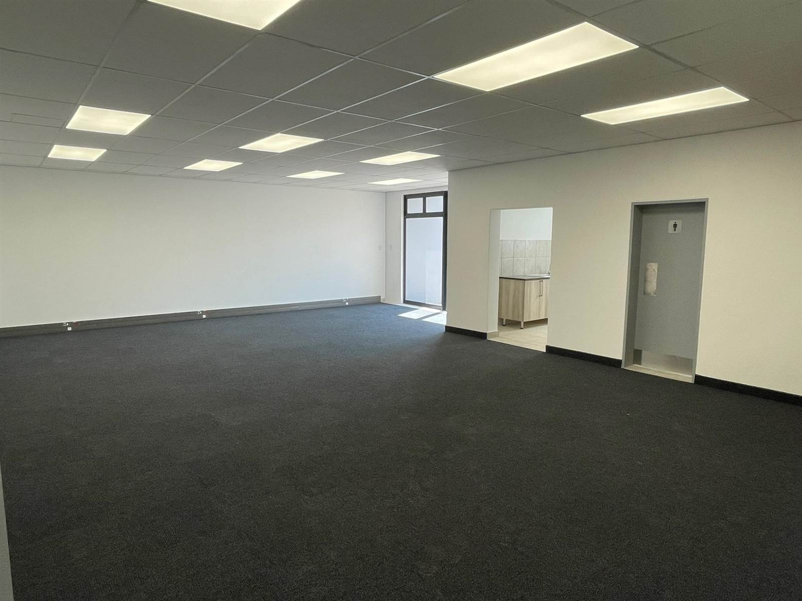 868  m² Industrial space in Olifantsfontein photo number 8