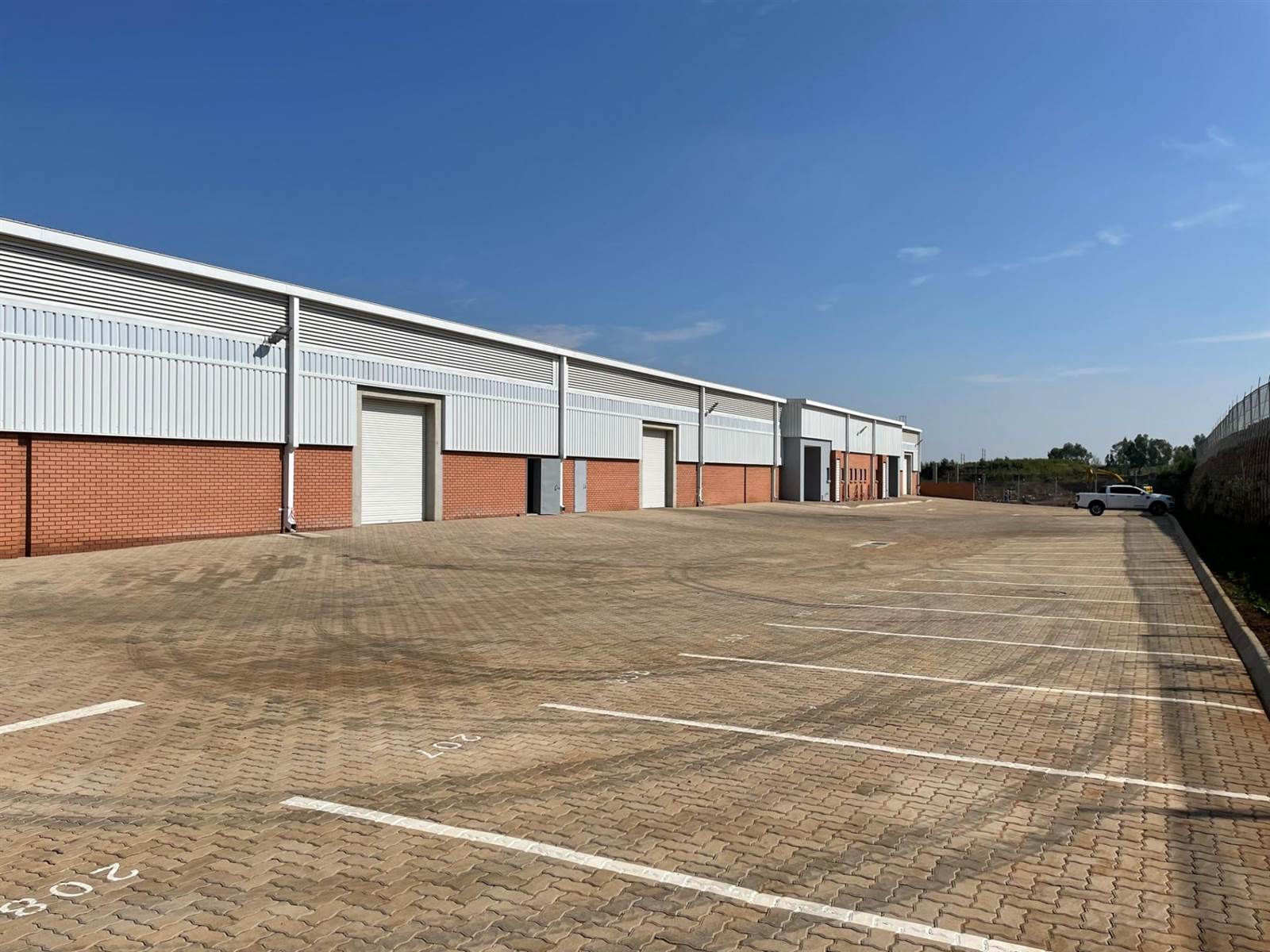 868  m² Industrial space in Olifantsfontein photo number 3