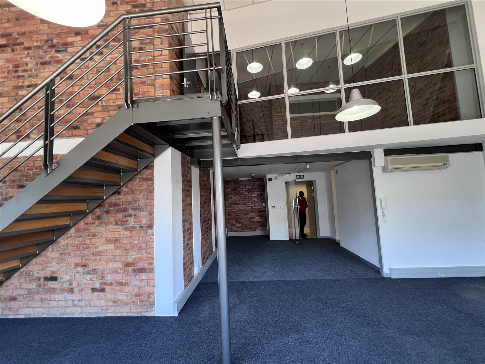 109  m² Commercial space in Green Point photo number 1