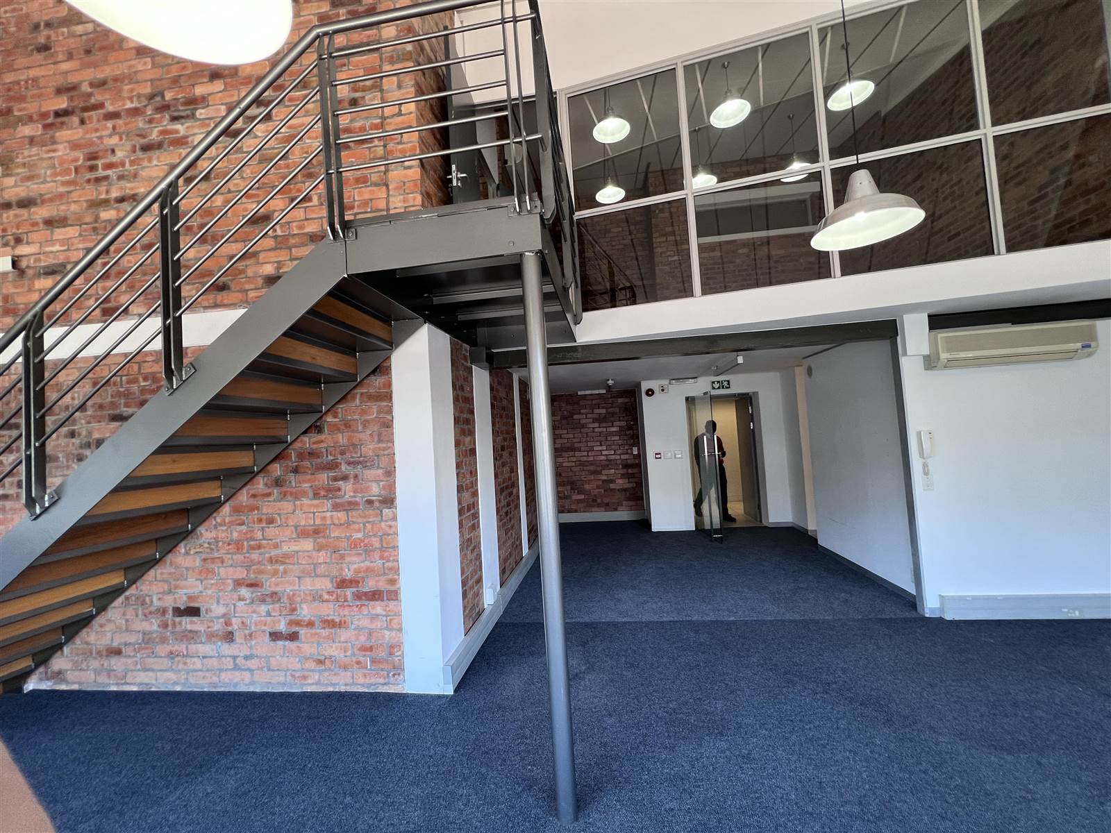 109  m² Commercial space in Green Point photo number 9