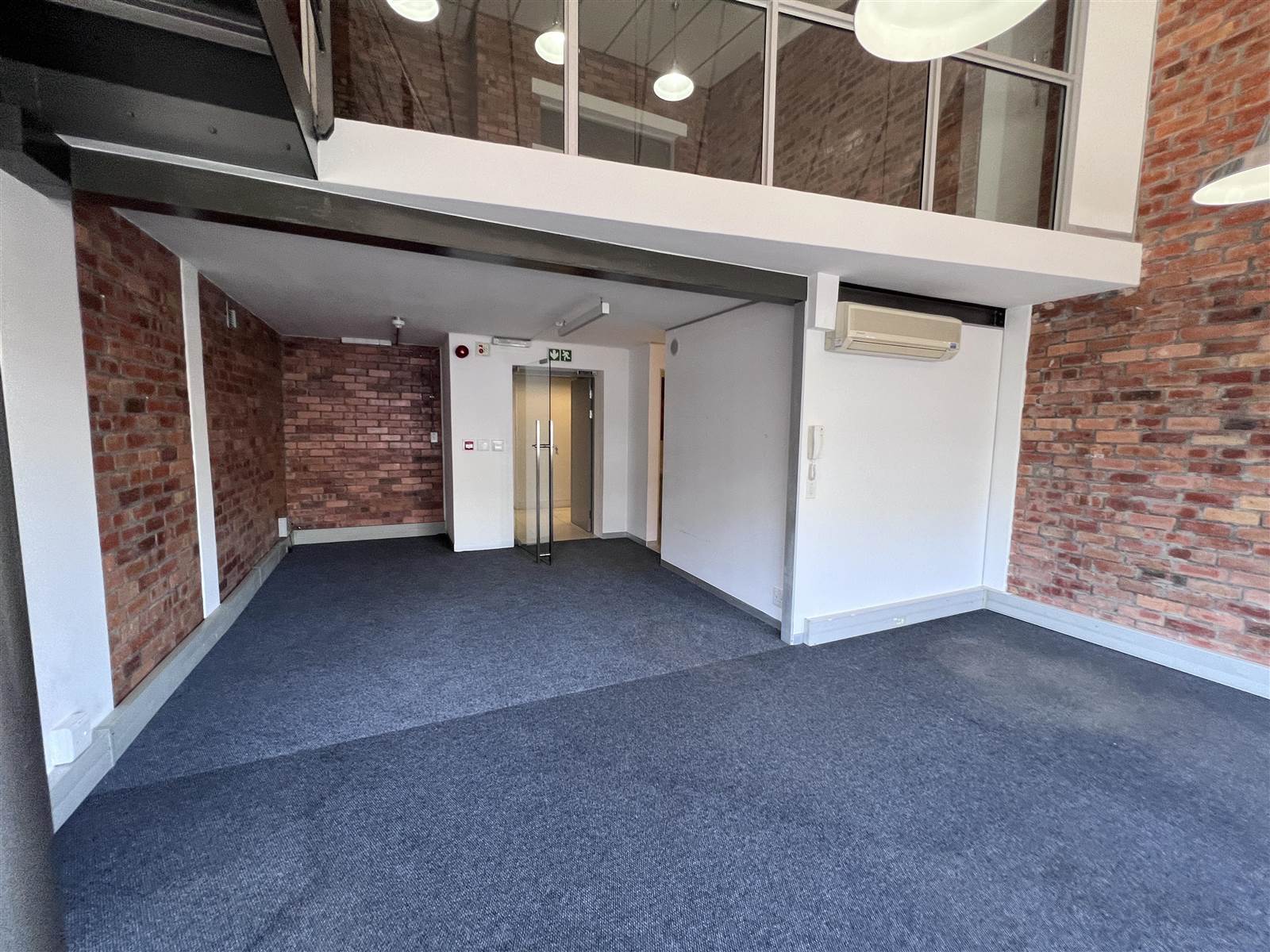 109  m² Commercial space in Green Point photo number 8