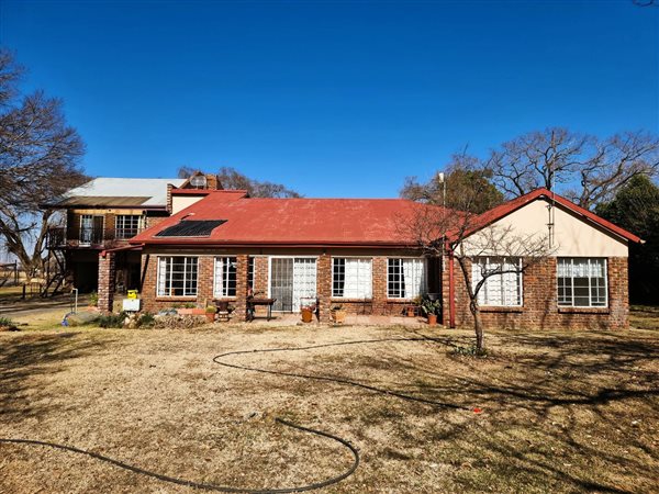 12 ha Farm with House in Potchefstroom Central
