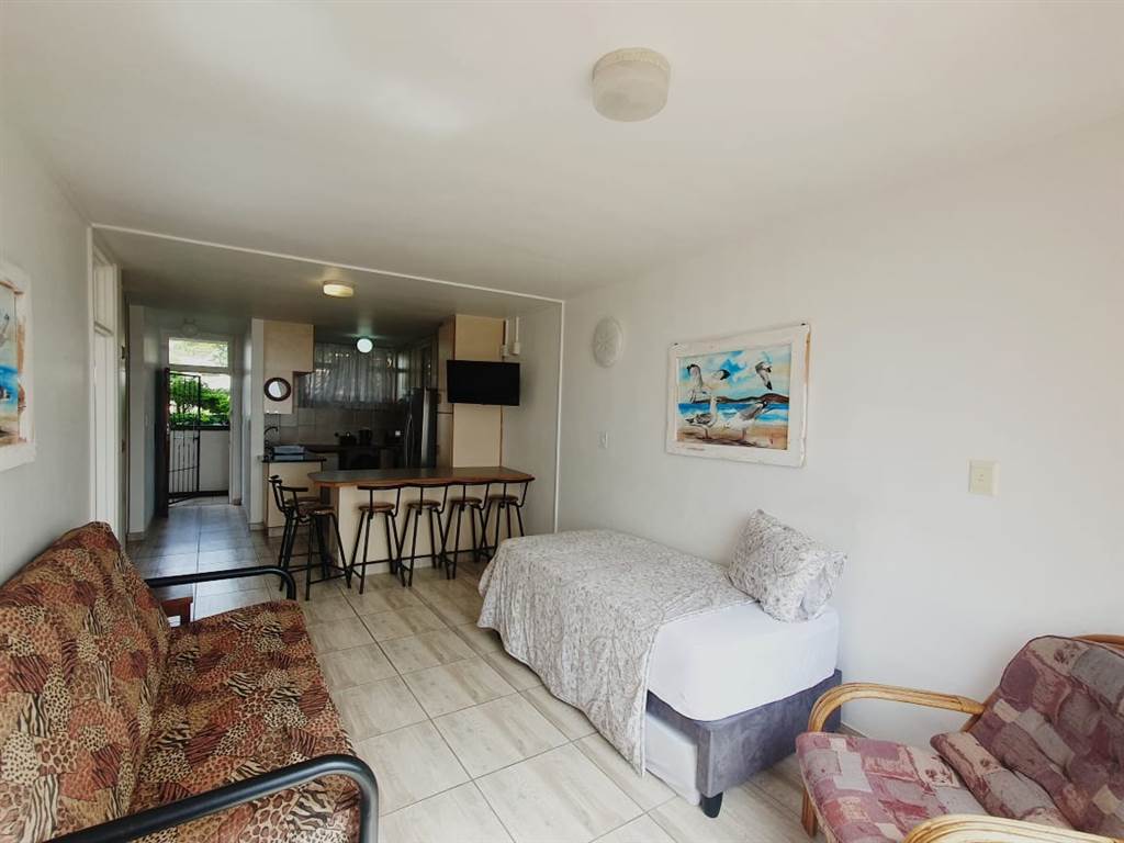 1 Bed Apartment in Scottburgh Central photo number 6