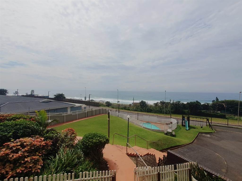 1 Bed Apartment in Scottburgh Central photo number 16