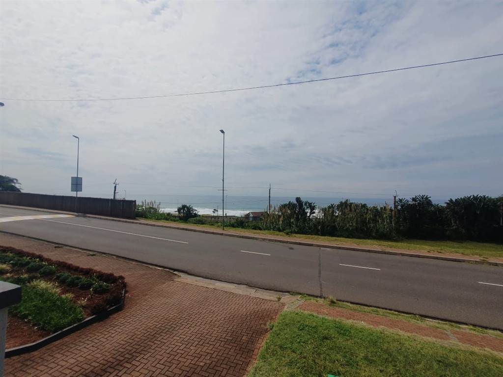 1 Bed Apartment in Scottburgh Central photo number 19
