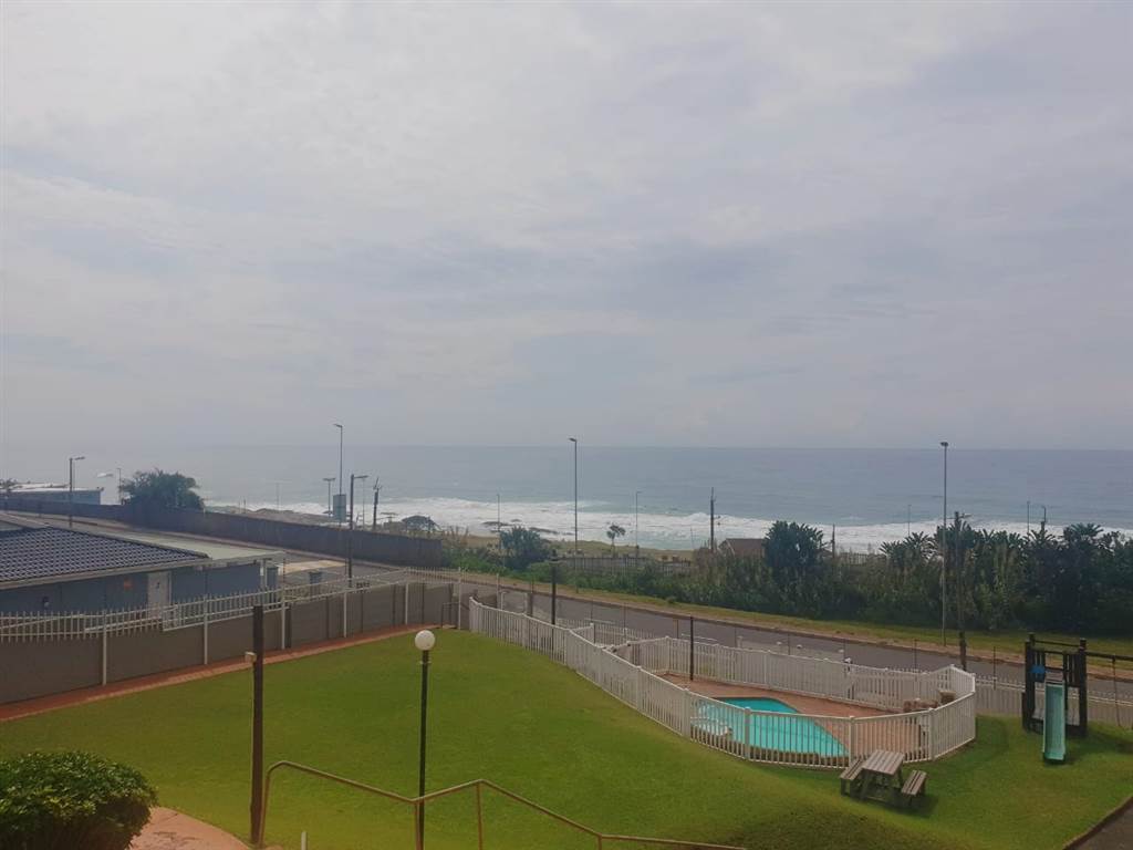 1 Bed Apartment in Scottburgh Central photo number 14