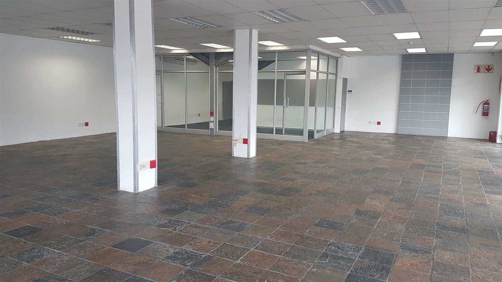 351  m² Commercial space in Bellville Central photo number 2