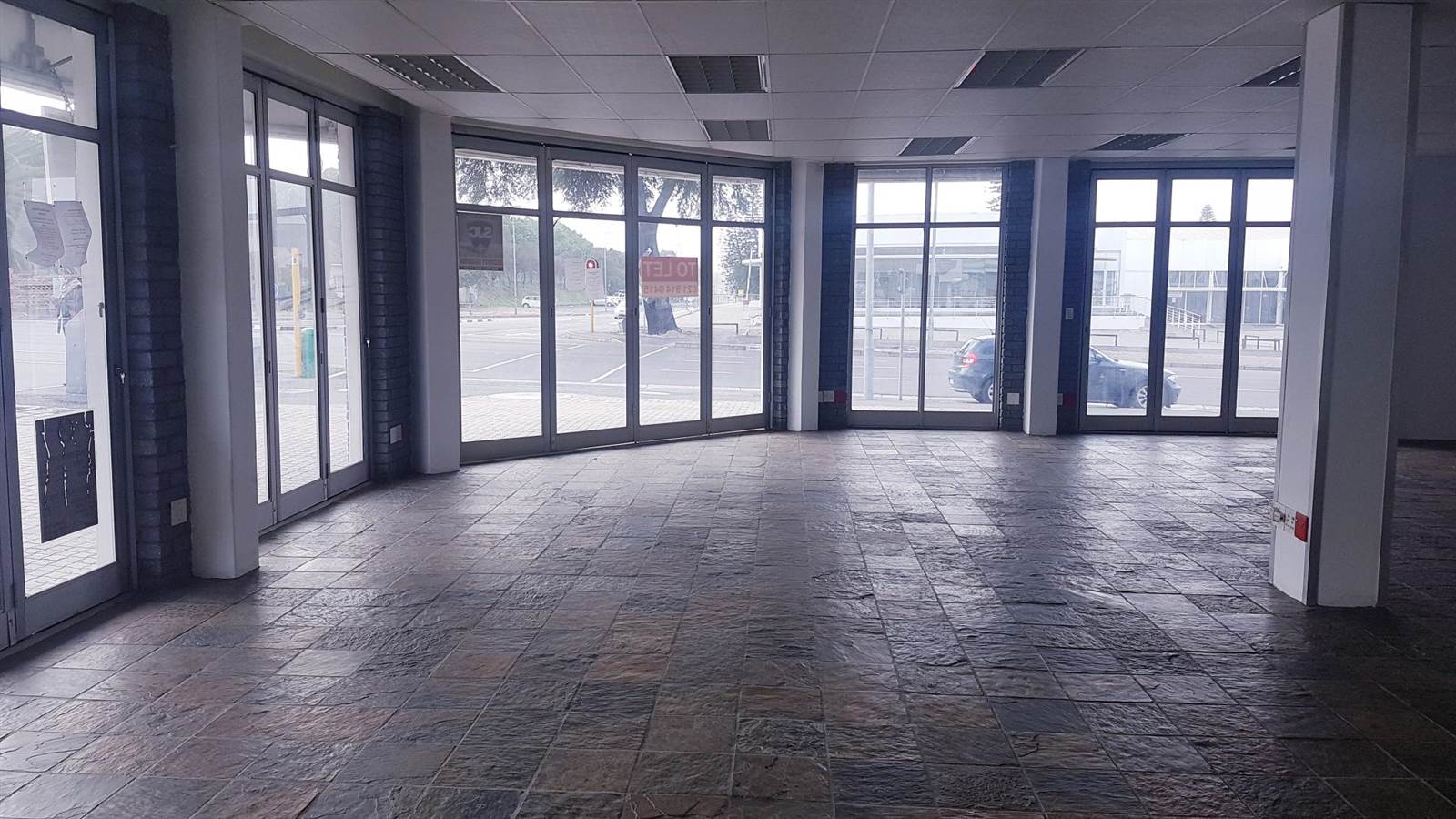 351  m² Commercial space in Bellville Central photo number 3