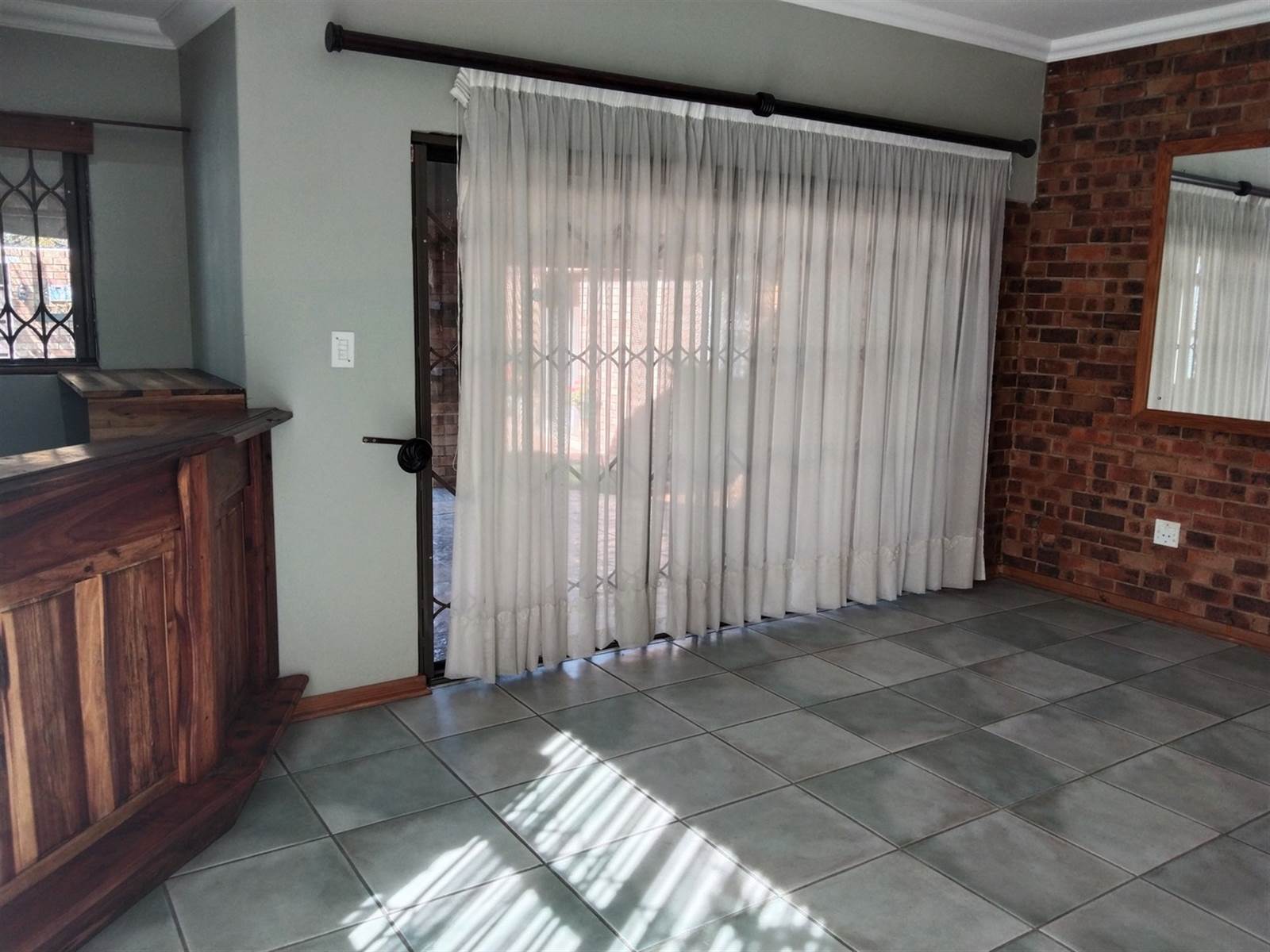 3 Bed Townhouse in Sasolburg photo number 10