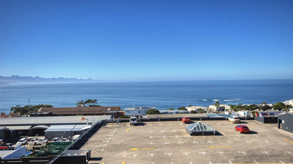 4 Bed Penthouse in Plettenberg Bay photo number 4