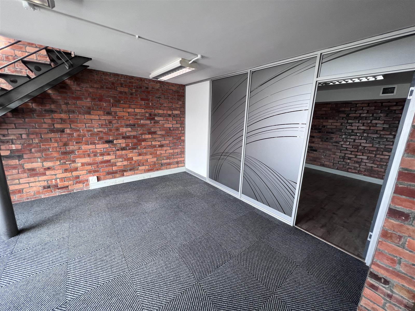 229  m² Commercial space in Green Point photo number 2