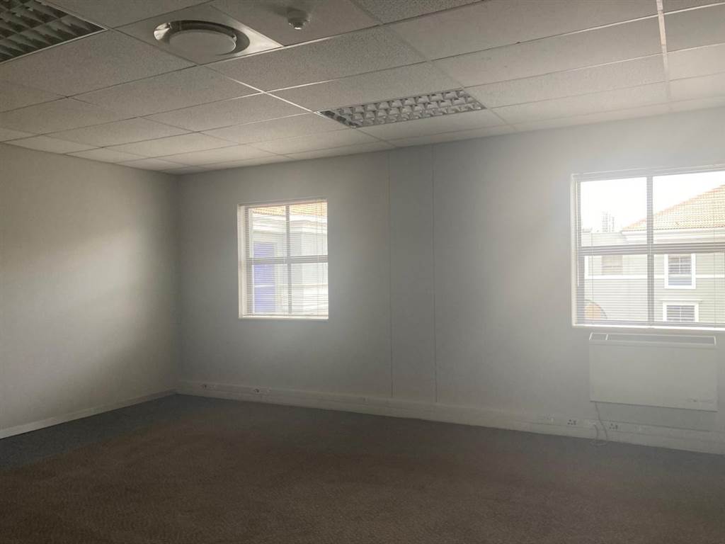 401  m² Commercial space in Illovo photo number 14