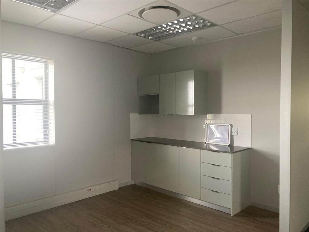 401  m² Commercial space in Illovo photo number 18