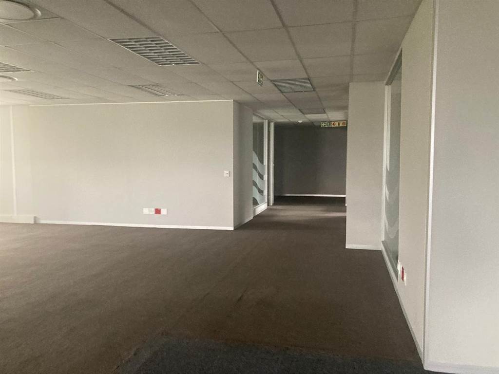 401  m² Commercial space in Illovo photo number 11