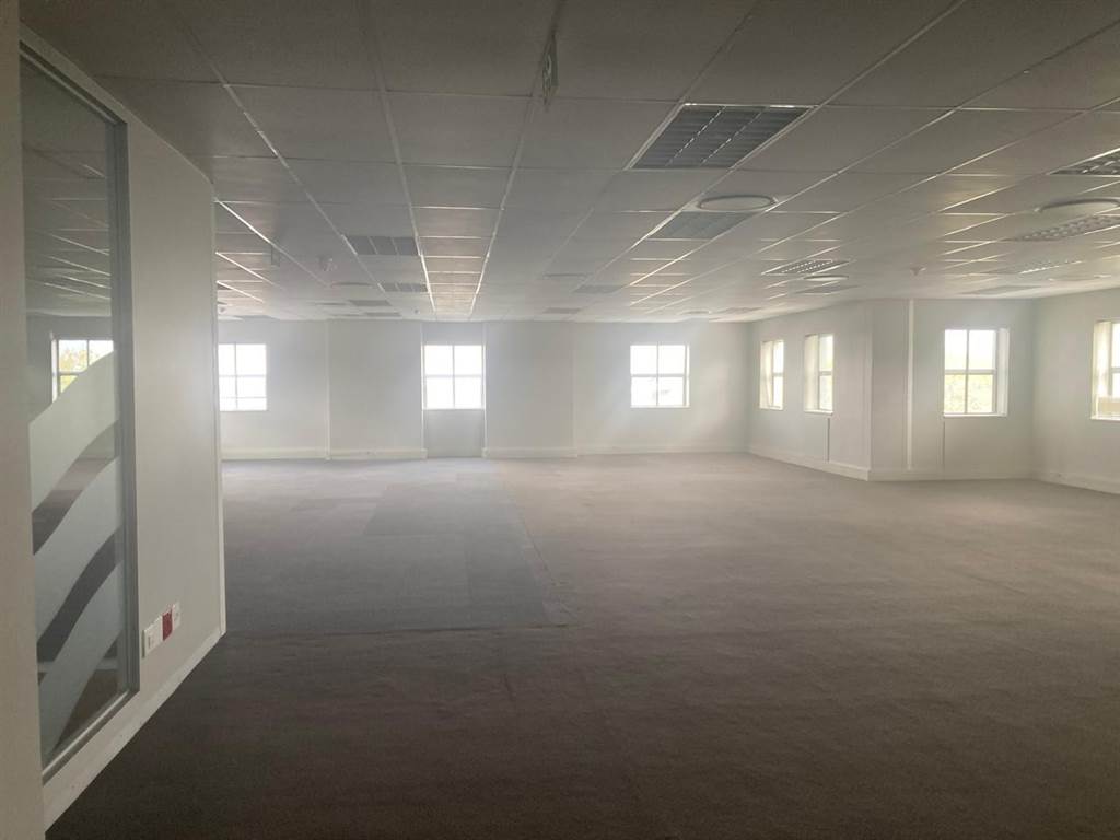 401  m² Commercial space in Illovo photo number 17