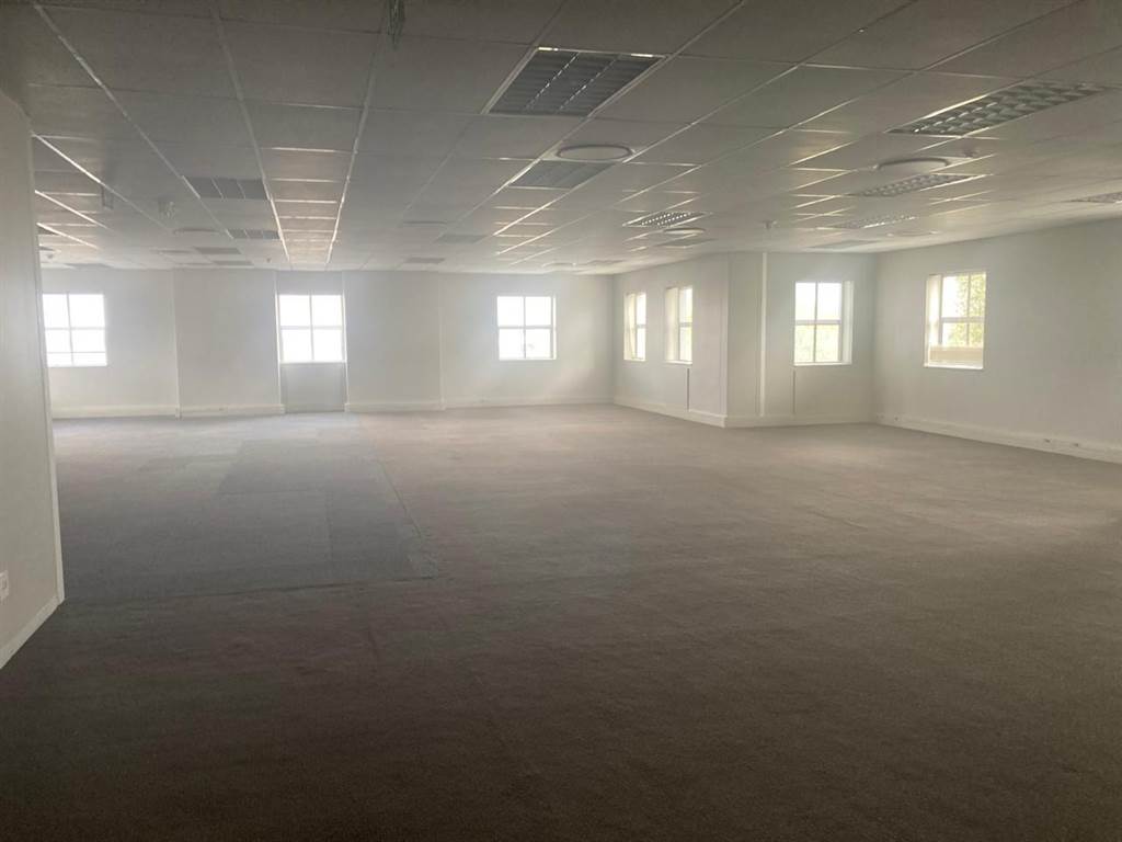 401  m² Commercial space in Illovo photo number 15