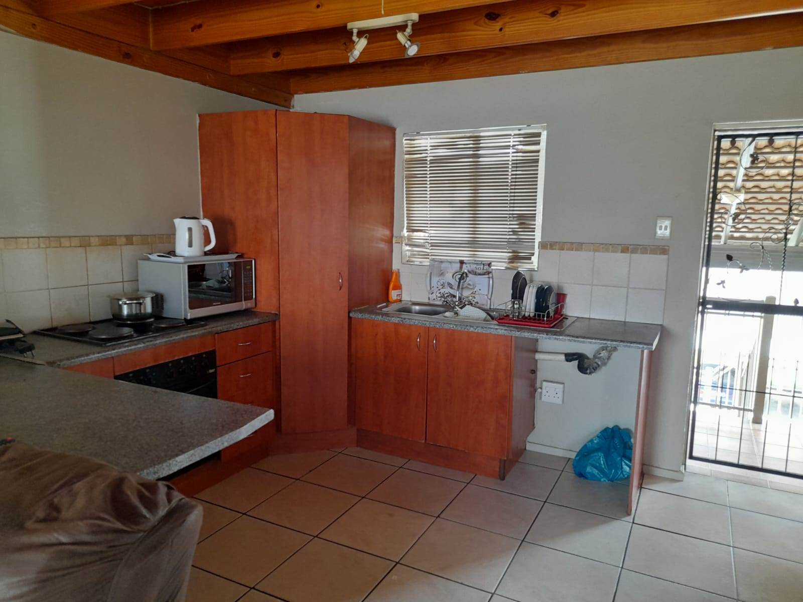 1 Bed Flat in Kleinfontein photo number 12