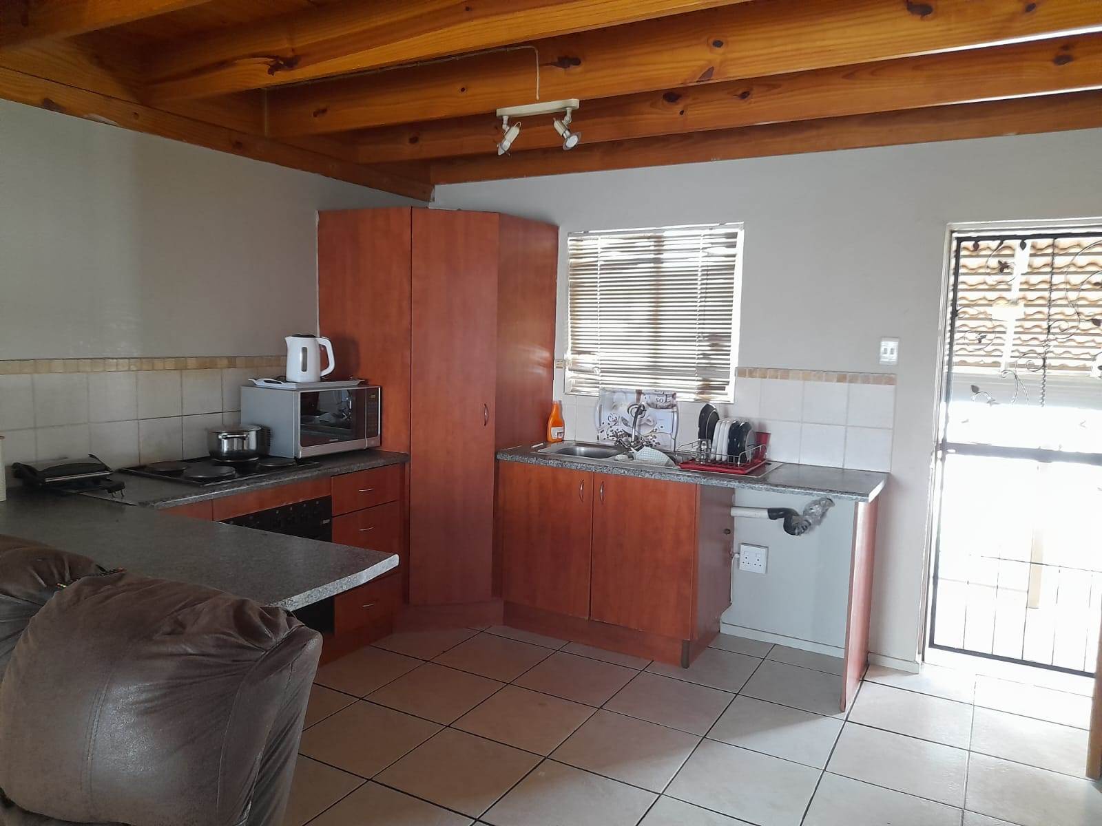 1 Bed Flat in Kleinfontein photo number 17