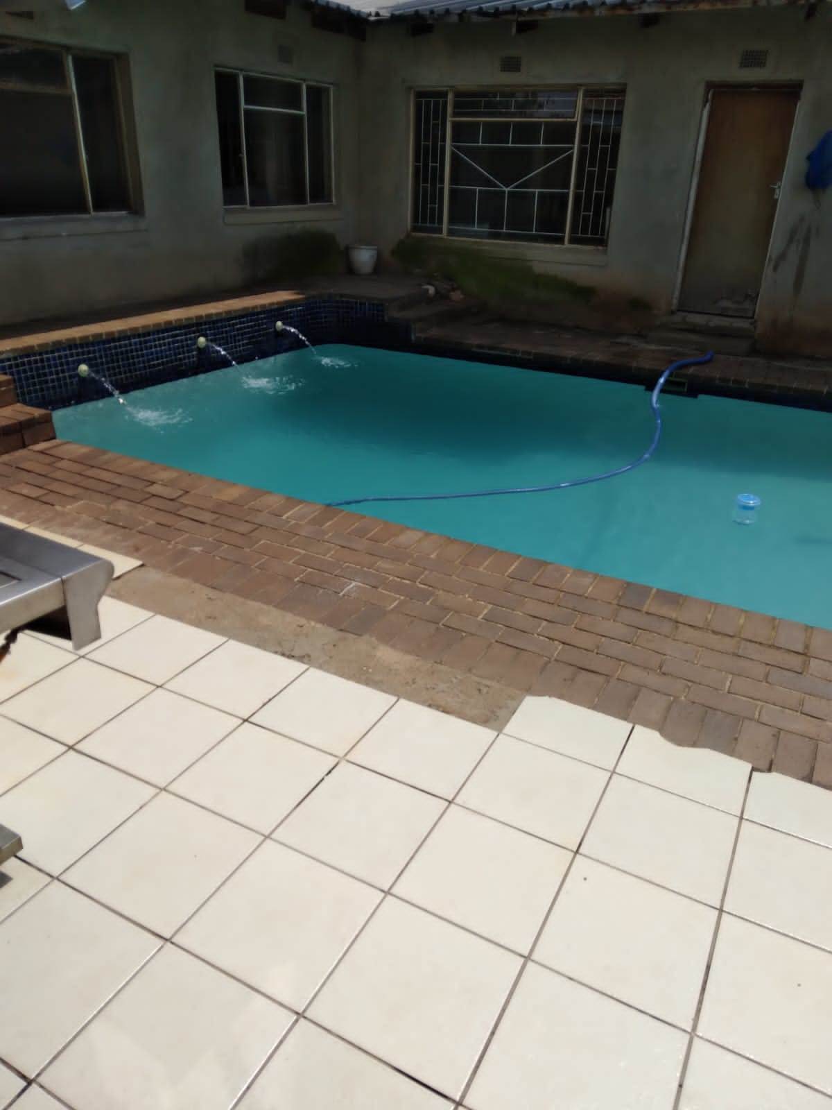 5 Bed House in Roodepoort North photo number 21
