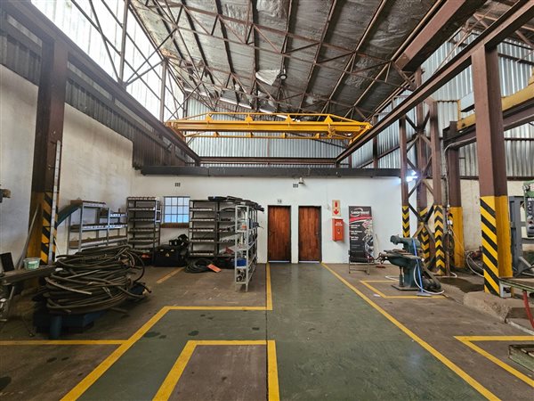 513  m² Industrial space