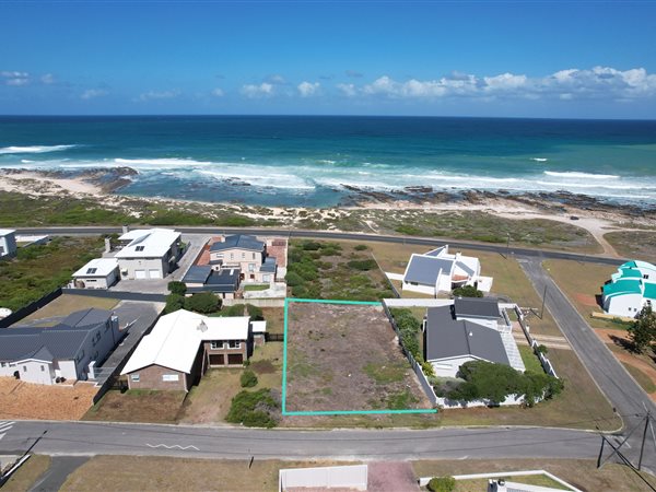 851 m² Land available in Struisbaai