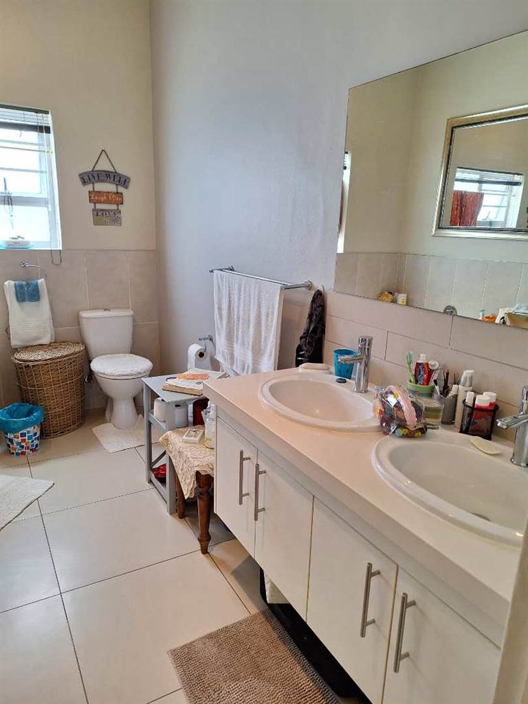 4 Bed House in Parsons Vlei photo number 19