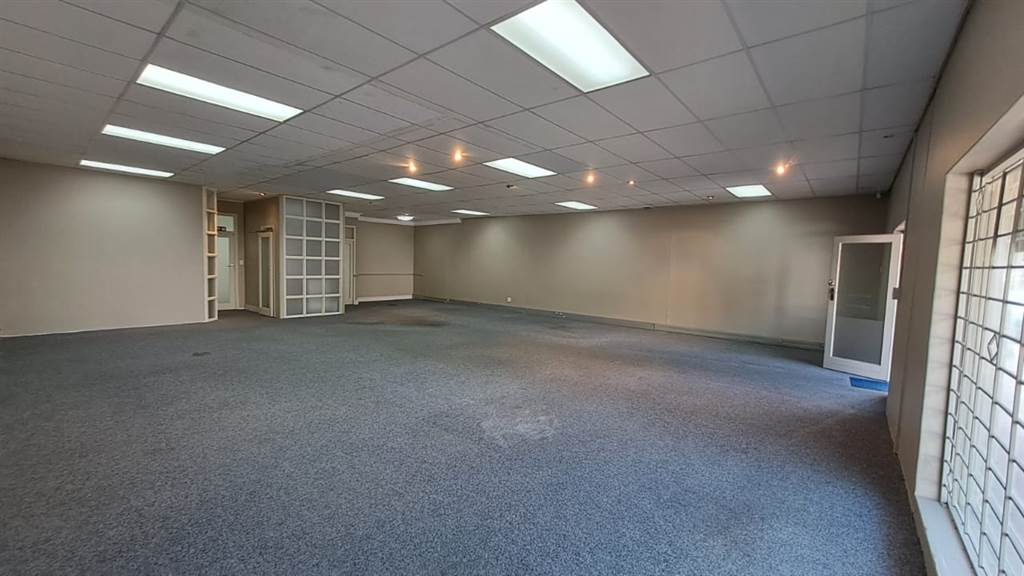 160  m² Commercial space in Somerset West Central photo number 6