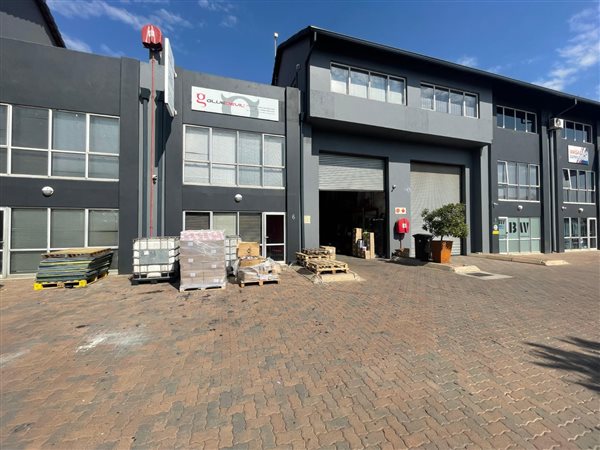389 m² Industrial space 389 m² Industrial space