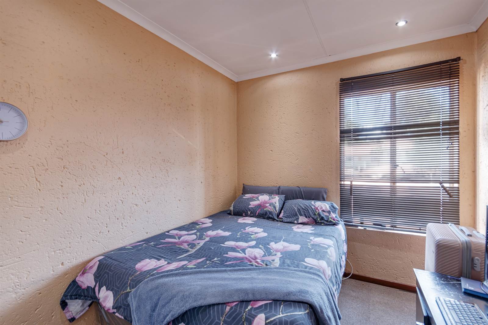2 Bed Apartment in Glen Marais photo number 7