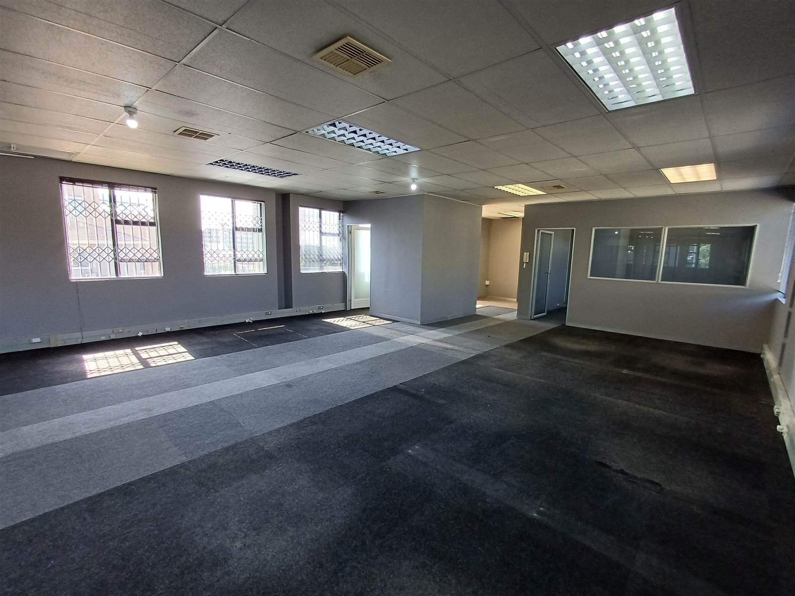 163  m² Commercial space in Essenwood photo number 9