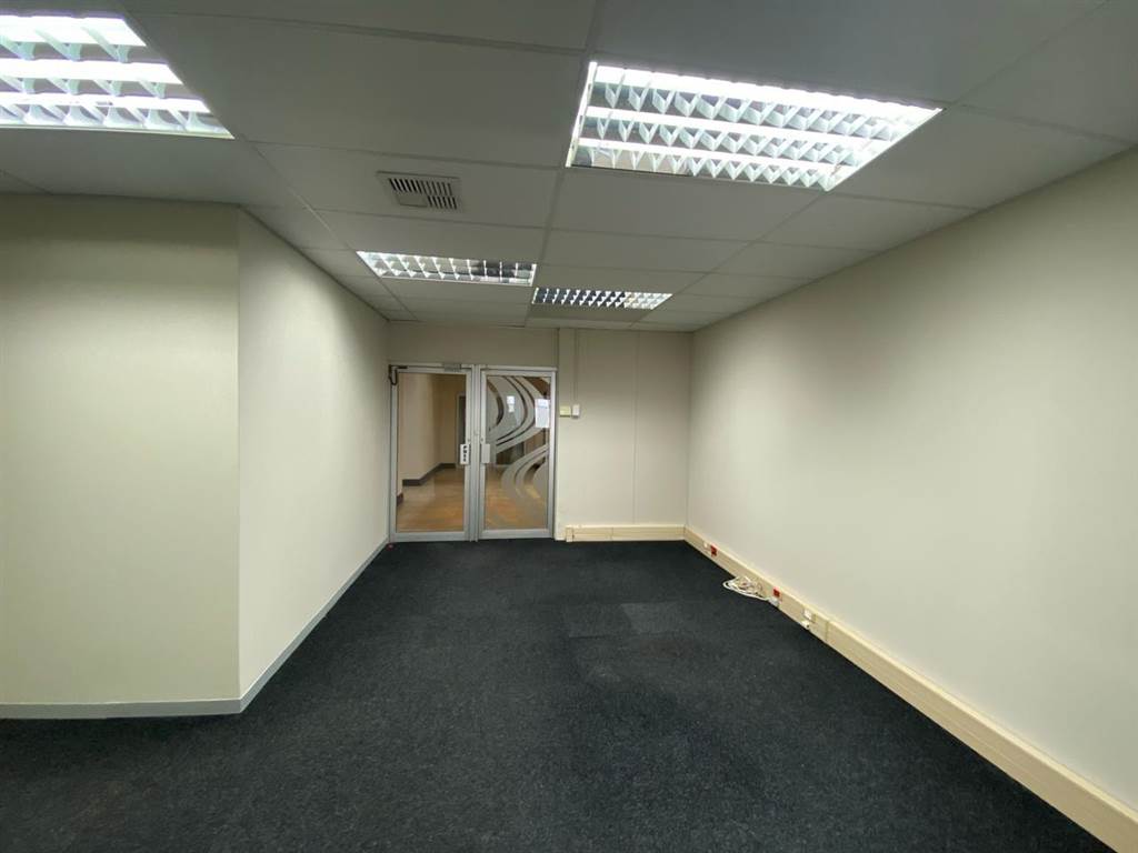 88  m² Commercial space in Morningside photo number 9