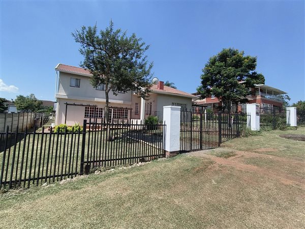 5 Bed House in Howick West