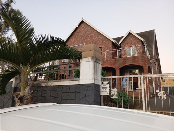 5 Bedroom House 5 Bedroom House