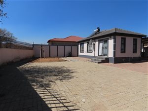 3 Bed House in Goudrand
