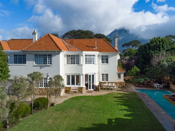 6 Bedroom House