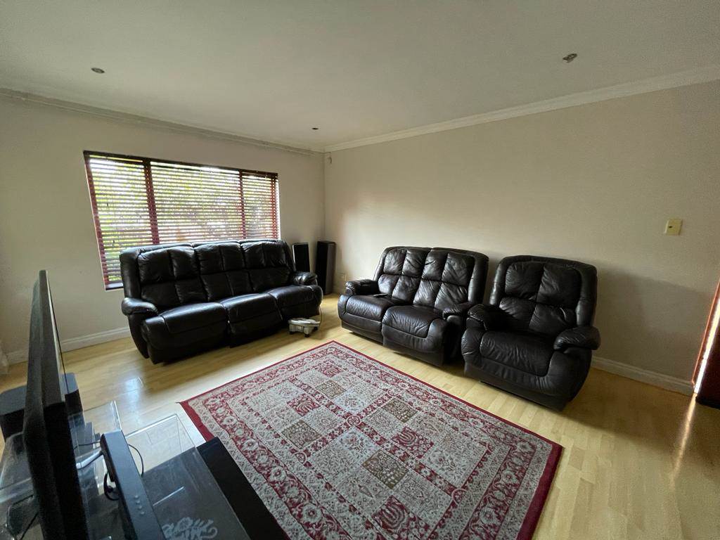 3 Bed Simplex in Carlswald photo number 14