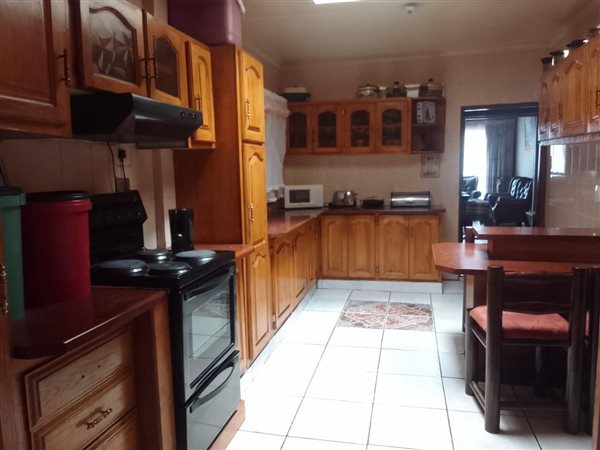 3 Bed House in Springs Central
