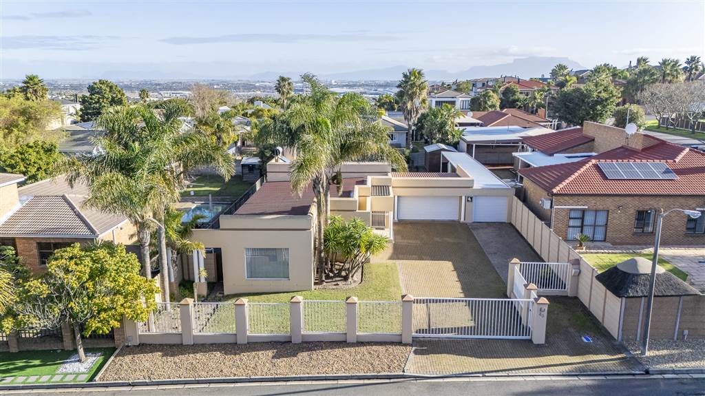 3 Bedroom House 3 Bedroom House